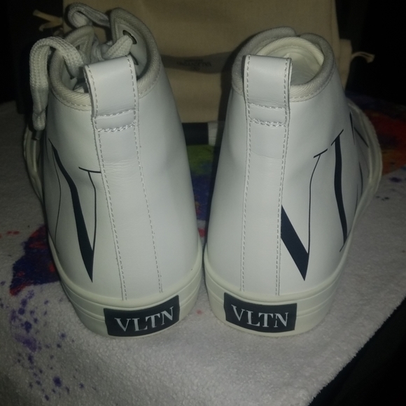 VLTN Sneakers - Picture 7 of 8